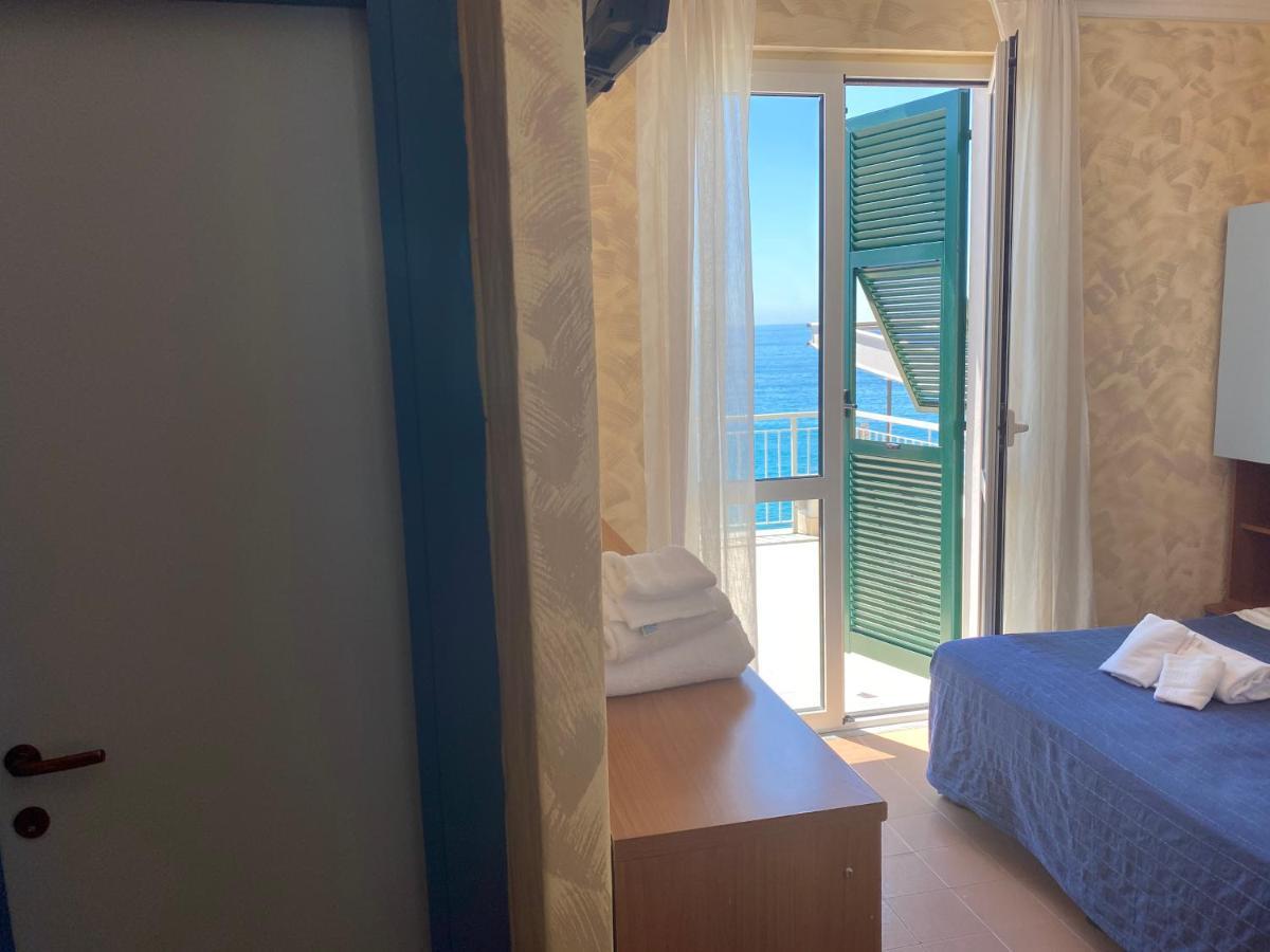 Hotel Caravella Deiva Marina Exteriér fotografie