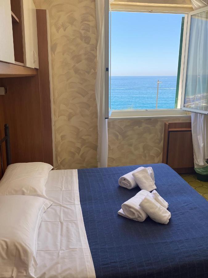 Hotel Caravella Deiva Marina Exteriér fotografie
