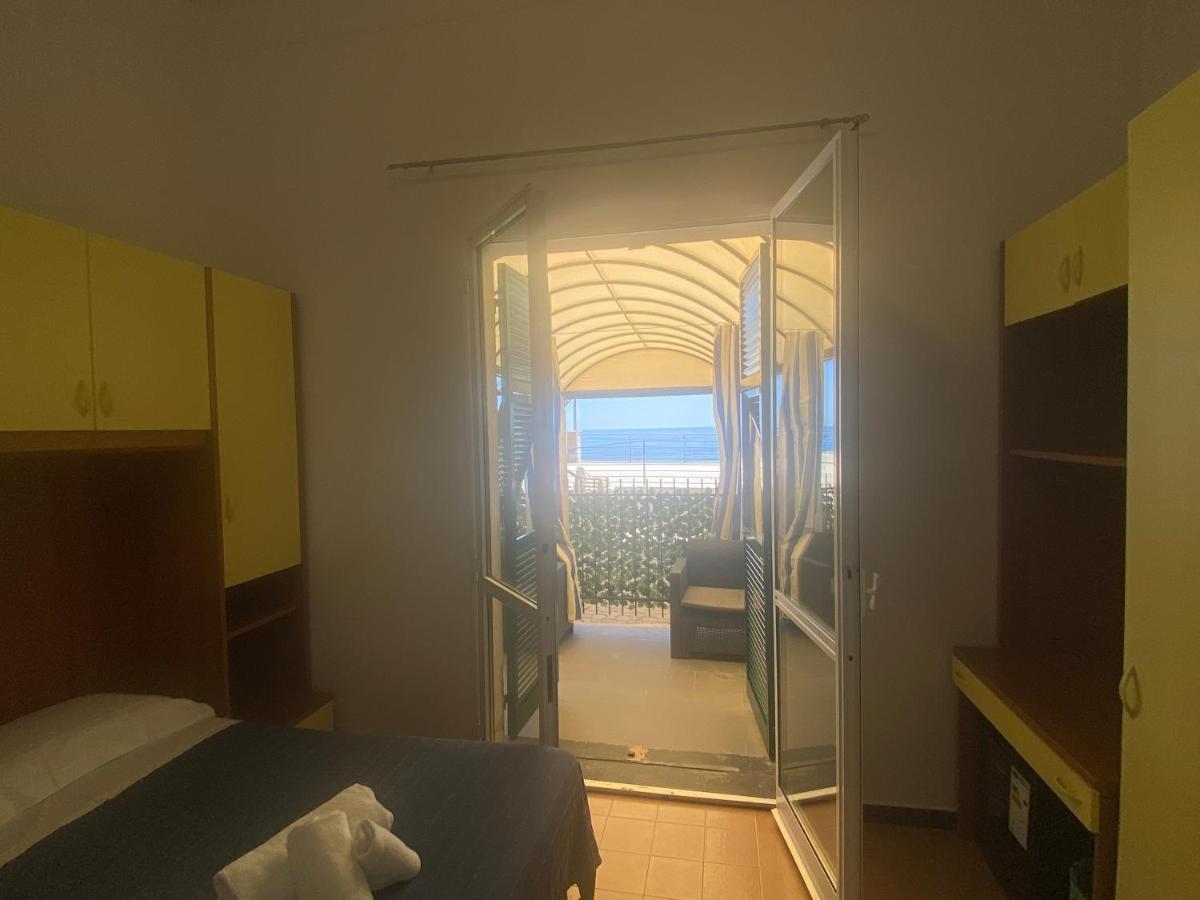 Hotel Caravella Deiva Marina Exteriér fotografie