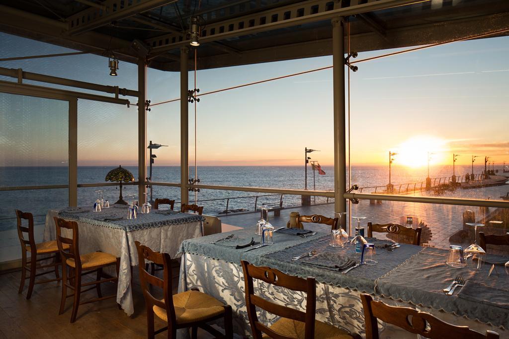 Hotel Caravella Deiva Marina Exteriér fotografie